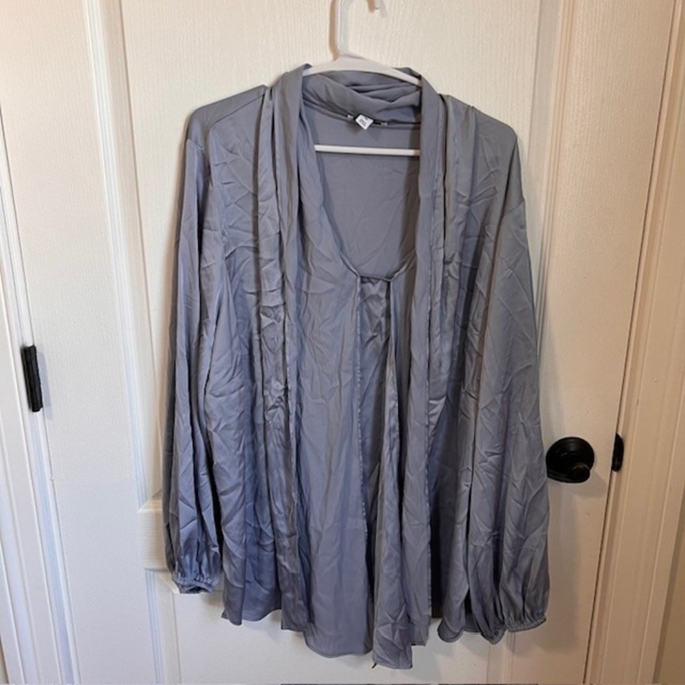 Bar III Women's Balloon Long Sleeve Blouse Satin Pullover Light Gray Size 3X